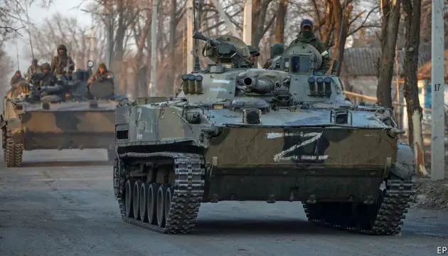 Russian forces transferring from Kherson area to Mariupol space