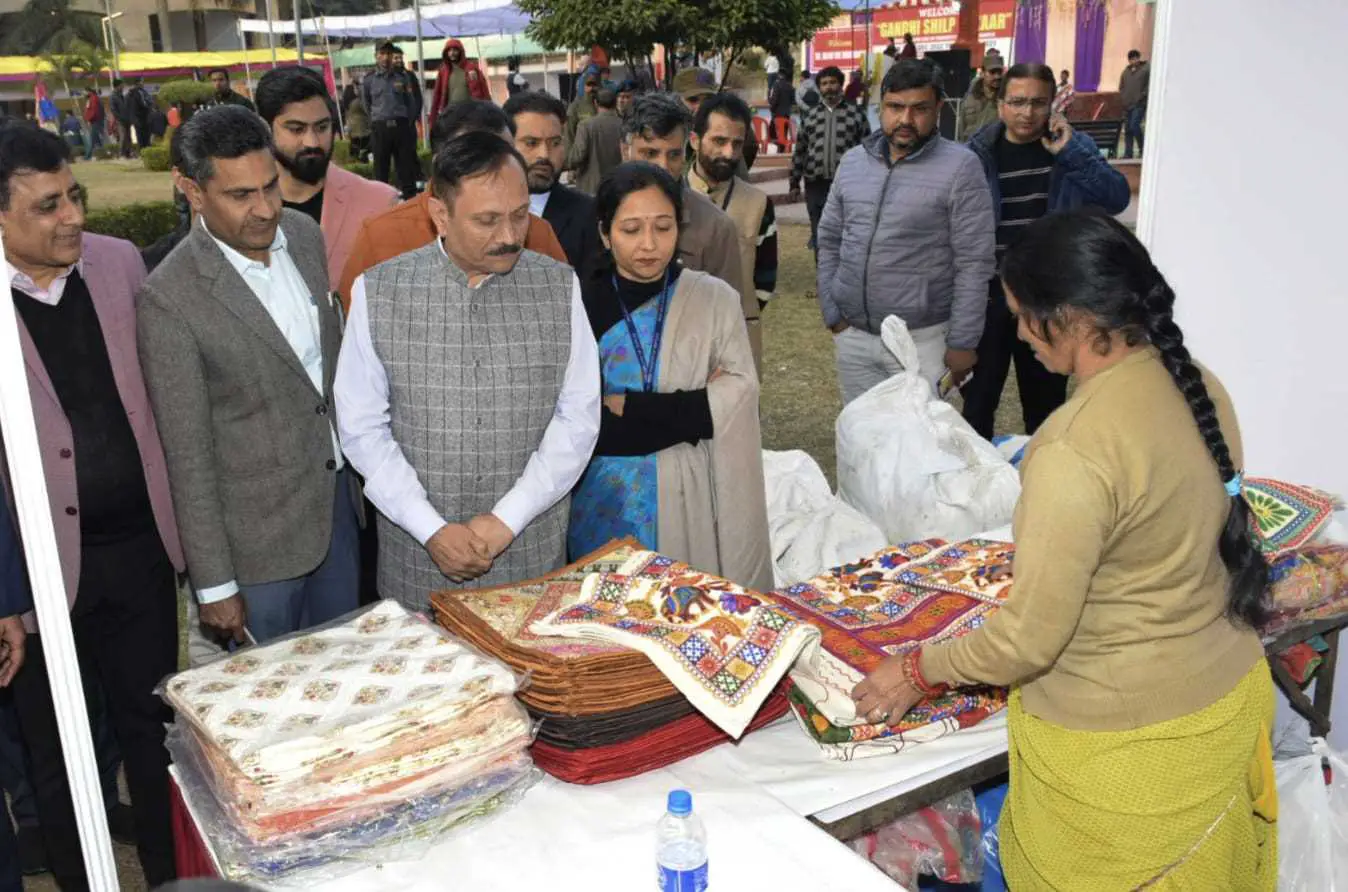 Advisor Bhatnagar inaugurates 10 day Exhibition- ‘Gandhi Shilp Bazaar’ at Jammu