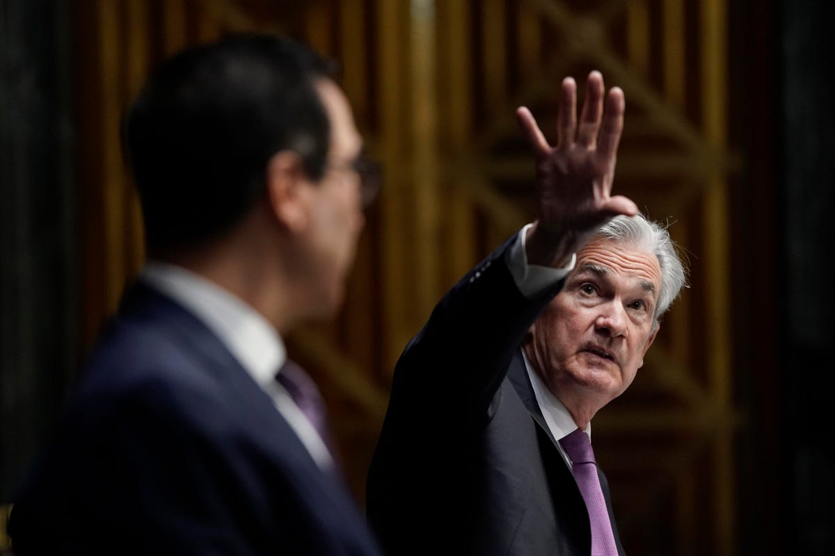 Fed Minutes Hint At Optimism On Inflation, But Forecast High Rates For 2023
