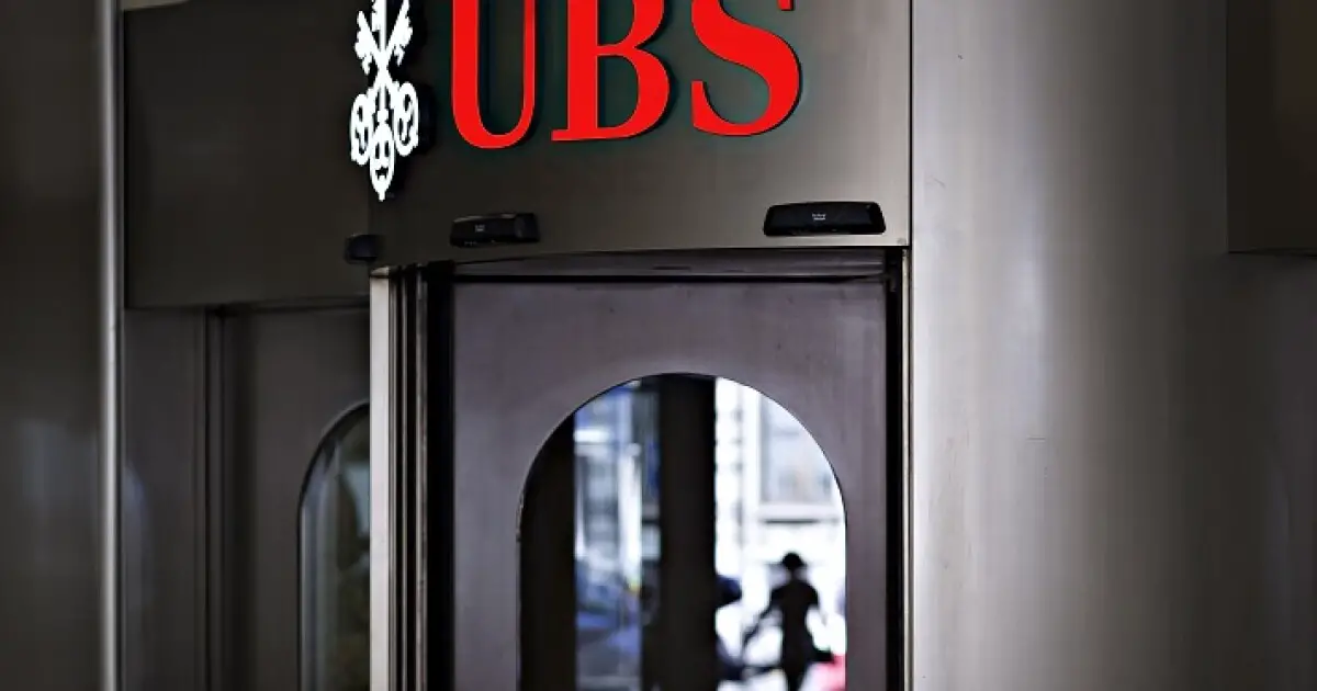 UBS hires 2 Merrill advisor groups with over $1.6 billion